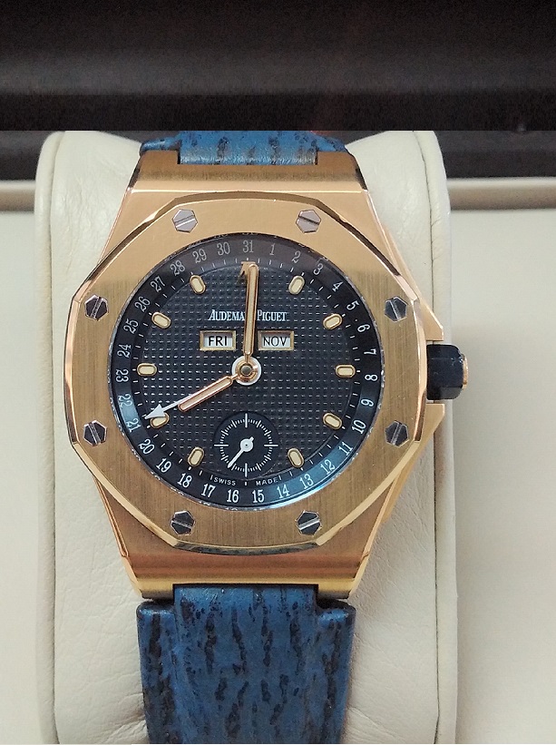 Audemars Piguet Royal Oak Offshore Triple Calendar Gold Exclusive